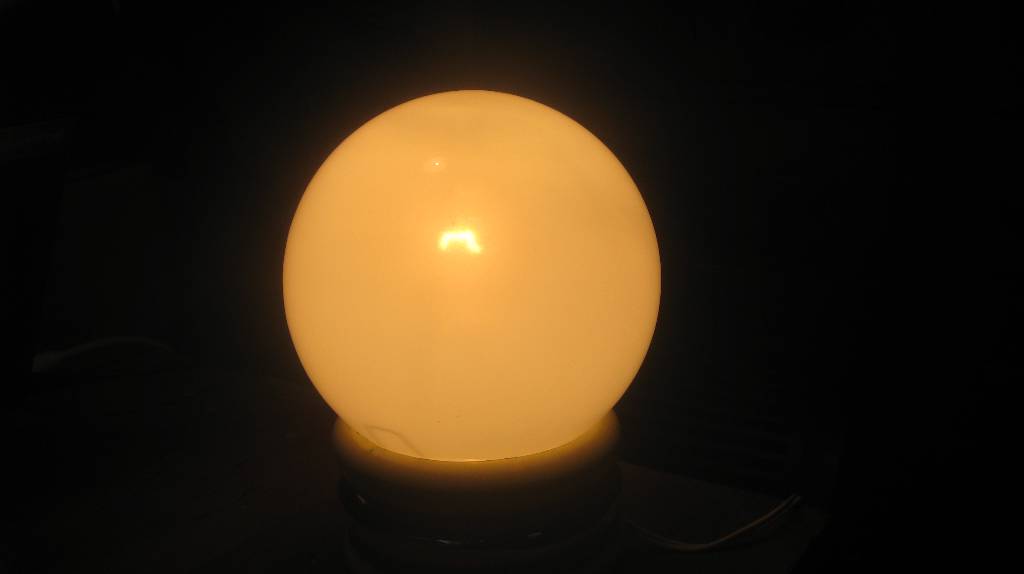 Lampe boule 1960 | Puces Privées