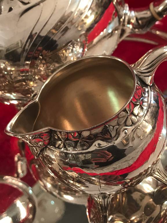 CHRISTOFLE GALLIA / SUPERBE SERVICE THE ET CAFE METAL ARGENTE ART NOUVEAU TREFLE | Puces Privées