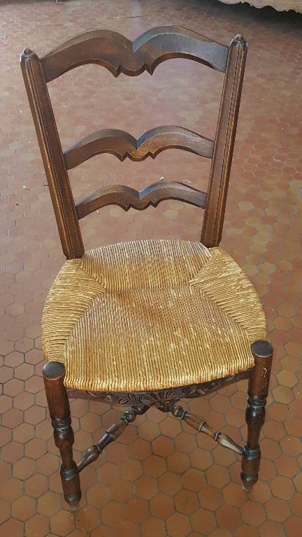 table et 8 chaises | Puces Privées