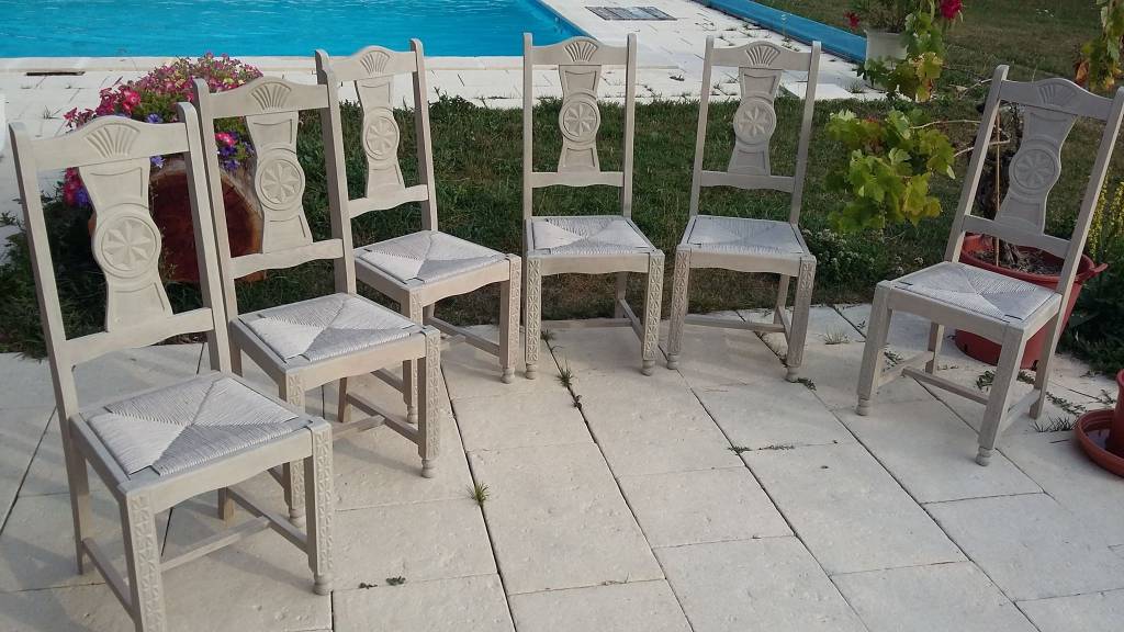 Lot de 6 chaises sculptées en bois massif | Puces Privées