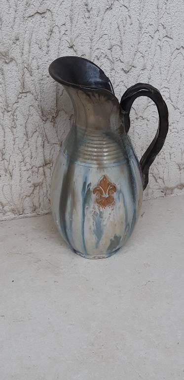 Très ancien vase | Puces Privées