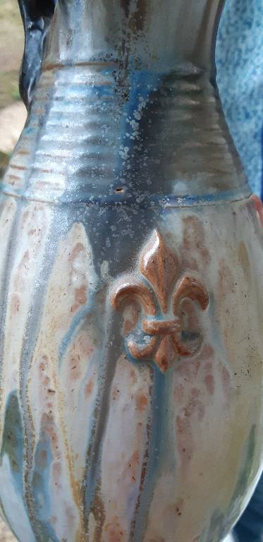 Très ancien vase | Puces Privées