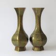 Deux vases en bronze - Décoré | Puces Privées