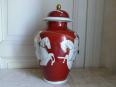No - 413 - Pot couvert ou vase en porcelaine  de France à décor de chevaliers | Puces Privées