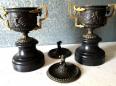 Superbe Paire de pots couverts époque Napoléon III en bronze a double patine | Puces Privées