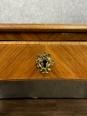 Magnifique bureau Ministre de centre Louis XV galbé en marqueterie de bois de rose vers 1880-1900 | Puces Privées