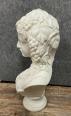 Importante statue en marbre blanc Carrare figurant une élégante Bacchusienne vers 1940 | Puces Privées