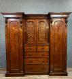 Très rare et luxueux meuble cabinet en acajou époque Napoléon III vers 1850 | Puces Privées
