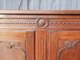 Armoire Bassette Louis XV en chêne sculpté | Puces Privées