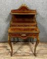 Bureau bonheur du jour de Dame style Louis XV en marqueterie vers 1880 | Puces Privées
