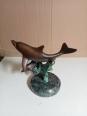 statuette ancienne en bronze dauphin et son petit hauteur 12 cm sur socle en marbre | Puces Privées