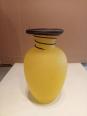 vase ancien couleur jaune hauteur 19 cm | Puces Privées