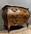 commode style Louis XV en marqueterie de bois précieux entièrement galbée | Puces Privées
