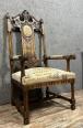 fauteuil de bureau de style renaissance en bois sculpté vers 1850 | Puces Privées