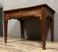 bureau de centre en chêne massif style Louis XVI a tiroirs secrets circa 1850 | Puces Privées