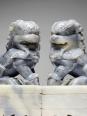 Paire de petits Chiens/Lions Foo en pierre de savon sculptée vintages | Puces Privées
