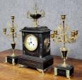 Garniture de pendule 3 pièces en bronze et marbre époque Napoléon III, vers 1880 | Puces Privées