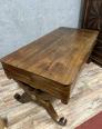 Bureau de centre époque Charles X en palissandre et citronnier vers 1820 | Puces Privées