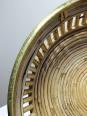 Plateau, corbeille rond en bambou clair cerclage laiton vintage Italie années 70 | Puces Privées