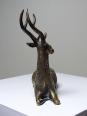 Cerf couché décoratif en laiton Dhokra Inde vintage artisanal | Puces Privées