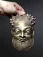 Petit masque d'Oba bronze doré Bamoun, Cameroun, vintage Afrique | Puces Privées