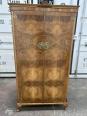 Armoire à 2 portes des années 1920 en ronce de noyer | Puces Privées