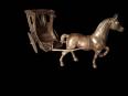 Cheval et sa calèche en laiton massif | Puces Privées