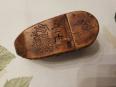 No - 608 - Tabatière en bois sculpté en forme de chaussure XIXème siècle | Puces Privées