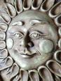 Grand soleil anthropomorphe mural terre cuite patinée, artisanat italien vintage | Puces Privées