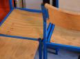 Chaise d'écolier métal bleu et bois massif, Chaises - tabourets, Sièges | Puces Privées