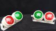 Deux paires de spots vert et rouge 70s, Atelier, Luminaires | Puces Privées