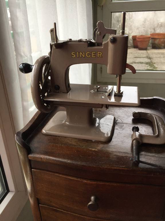 machine à coudre | Puces Privées