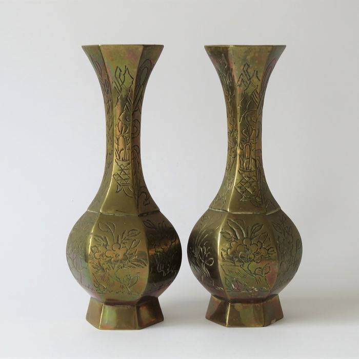 Deux vases en bronze - Décoré | Puces Privées