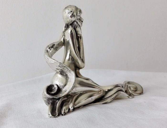 Statue - Femme nue aux cheveux longs  - Argent laminé - Italie - 1950-1999 | Puces Privées