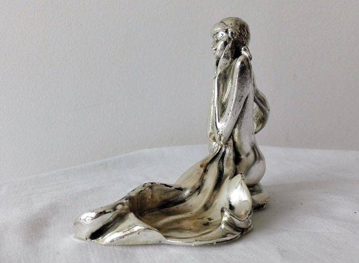 Statue - Femme nue aux cheveux longs  - Argent laminé - Italie - 1950-1999 | Puces Privées