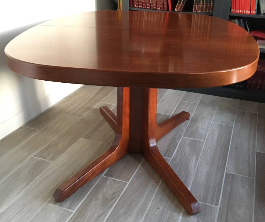 Table en bois massif | Puces Privées