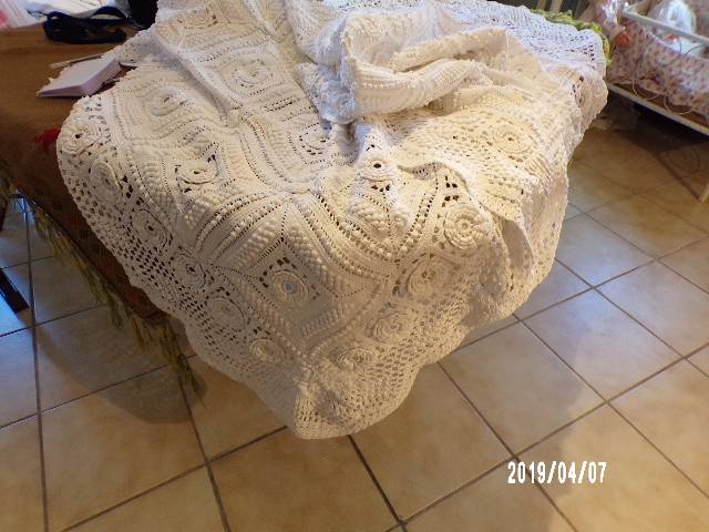 DESSUS DE LIT Au crochet & Aiguille 215 cm x 206 cm | Puces Privées