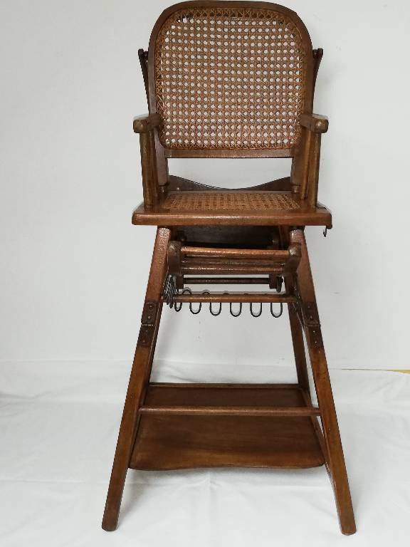 Chaise haute pour bébé ancienne - Relooking de l'atelier - La Fée Caséine