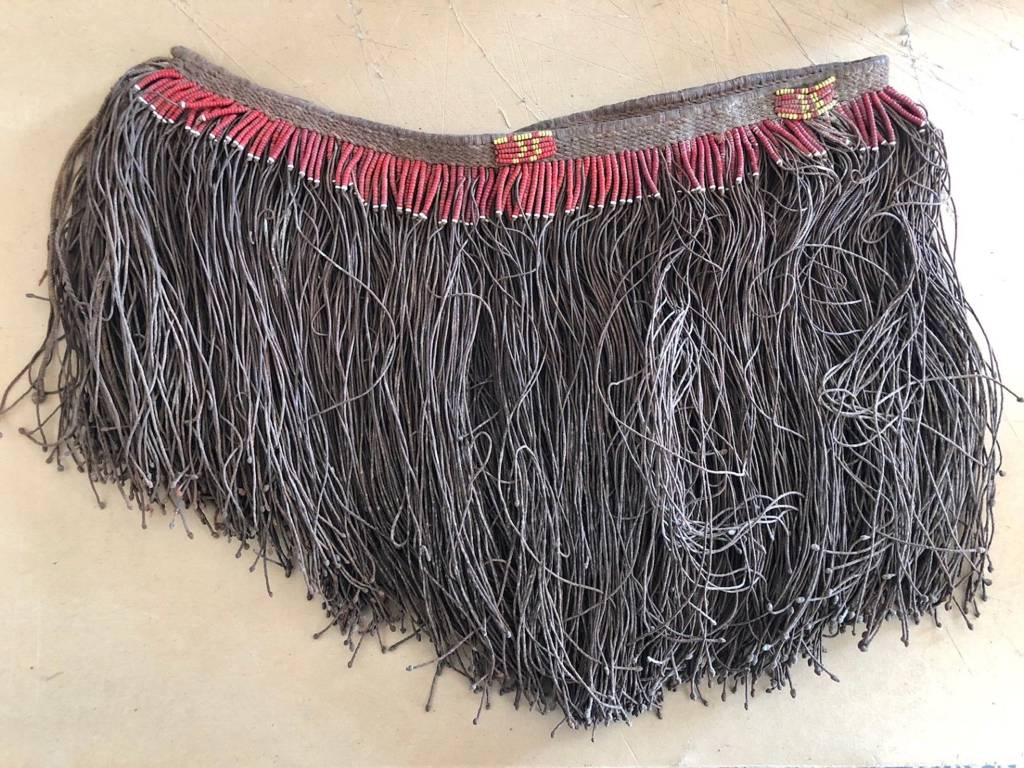 Pagne Kirdi Cameroun Afrique superbe ancienne collection long 70 cm hauteur 25 c | Puces Privées