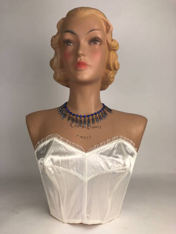 BUSTE DE FEMME EN PLÂTRE, MANNEQUIN PUPLICITAIRE VINTAGE POUR MAGASIN