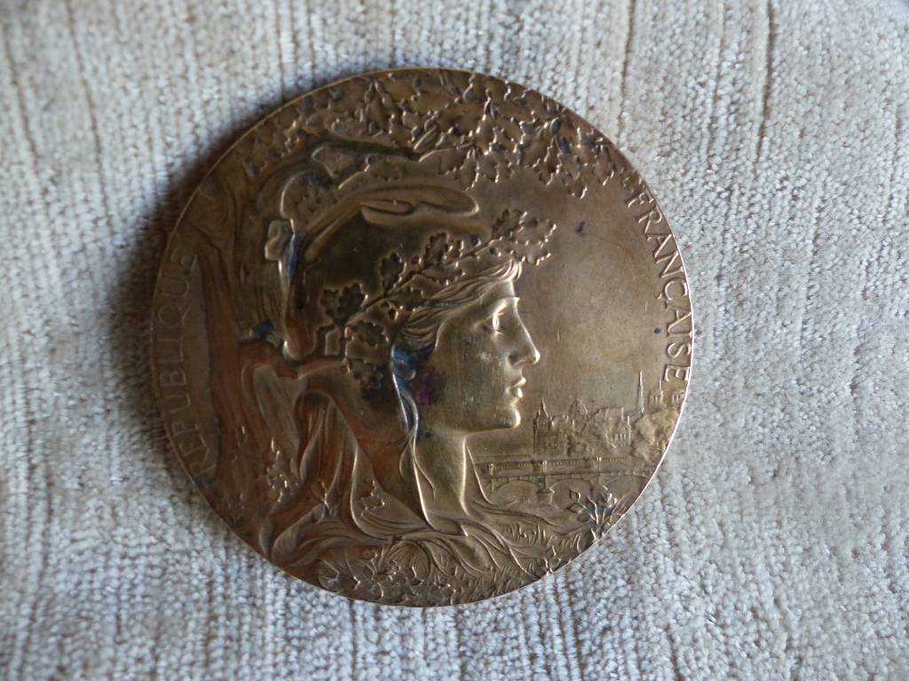 No - 403 - Médaille de l'Exposition Universelle Internationale de Paris 1900 France | Puces Privées