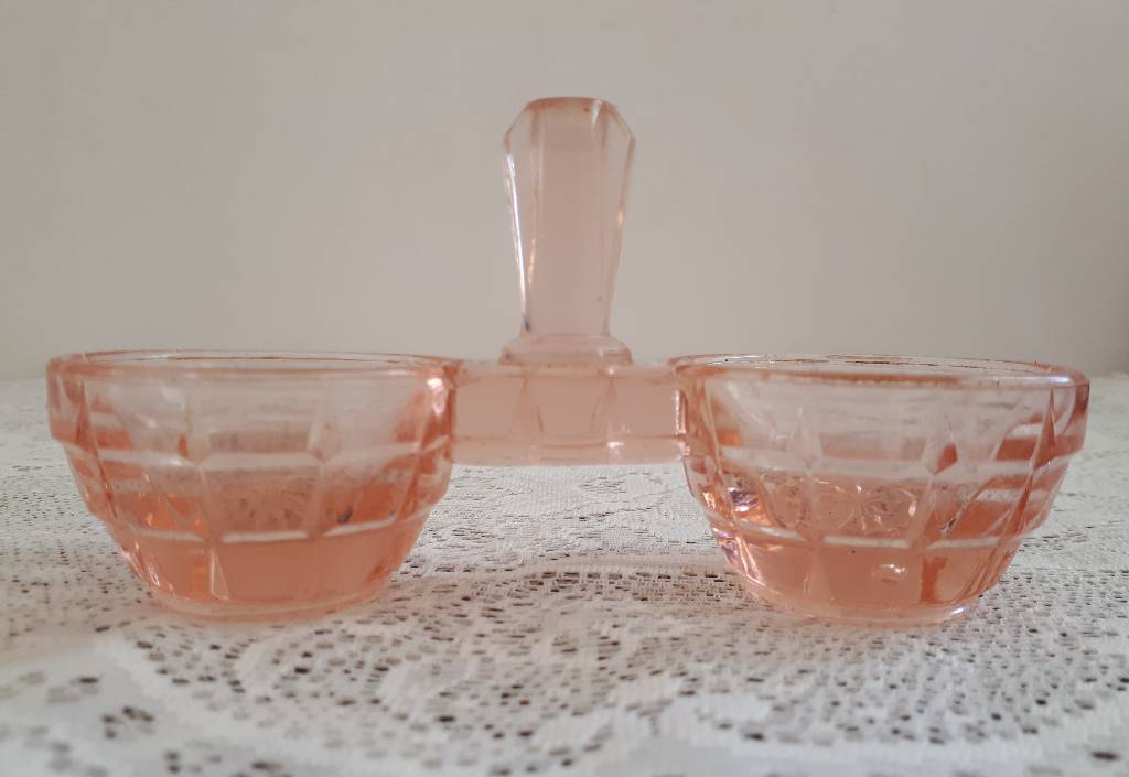 Serveur Sel et Poivre en verre rose | Puces Privées