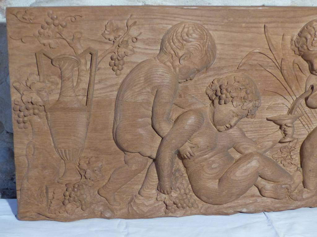 No - 422 - Panneau décoratif en chêne sculpté à décor de chérubins | Puces Privées
