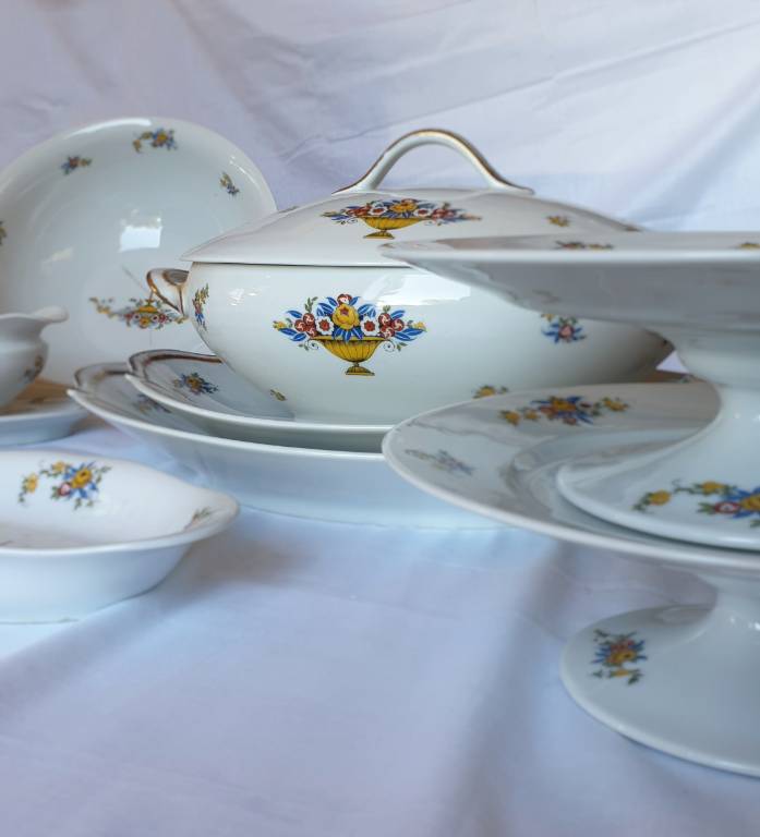 #56 - Service de table en porcelaine de Limoges Raynaud | Puces Privées