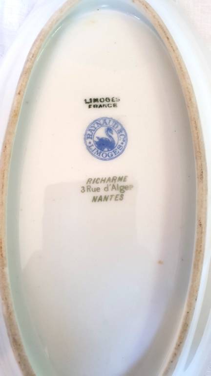 #56 - Service de table en porcelaine de Limoges Raynaud | Puces Privées