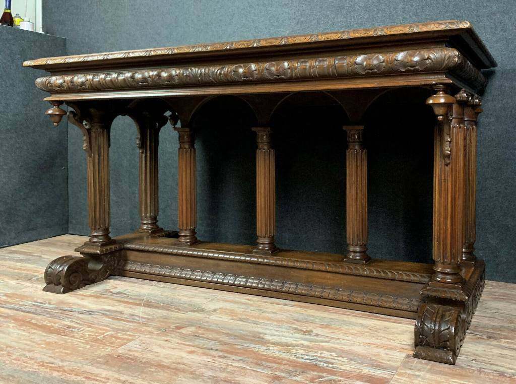 Superbe bureau Renaissance en noyer massif a patine miel vers 1850 | Puces Privées