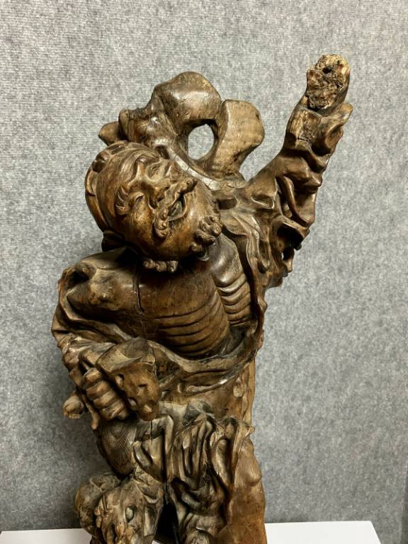 Chine début XIXème  Très importante sculpture en bois exotique figurant un immortel, | Puces Privées