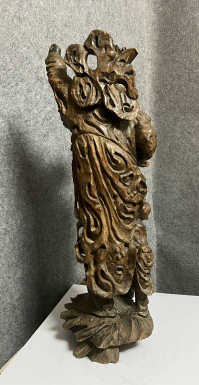 Chine début XIXème  Très importante sculpture en bois exotique figurant un immortel, | Puces Privées