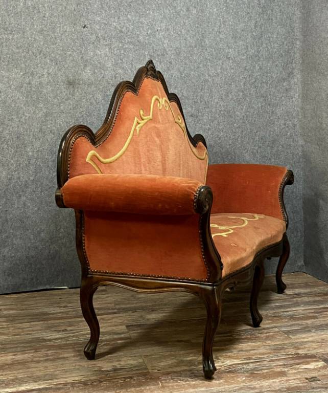 Rare canapé Italien (Lombard) Louis XV Baroque a haut dossier en noyer. | Puces Privées