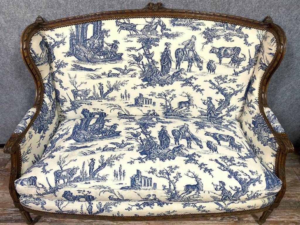 Rare banquette Parisienne de caquetoire Louis XVI en noyer vers 1850. | Puces Privées